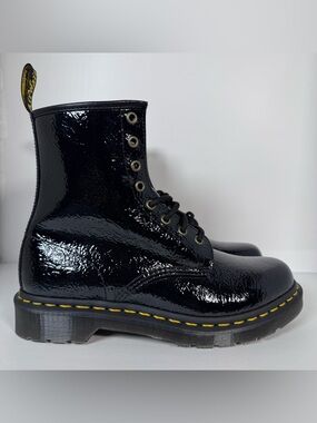 Dr. Martens 1460 Distressed Patent Leather Boots Women’s 9 Eight Eyelet Crinkle